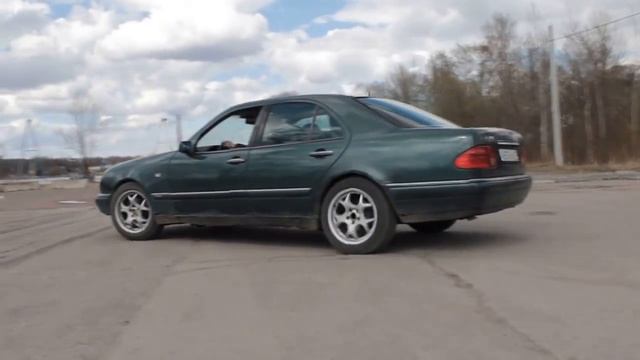 Клип Mercedes-Benz W210 E200/антитаз/шикарная комплектация