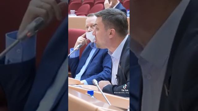 Человек от сердца переживает за страну, за людей, проживающих в России! смотреть онлайн