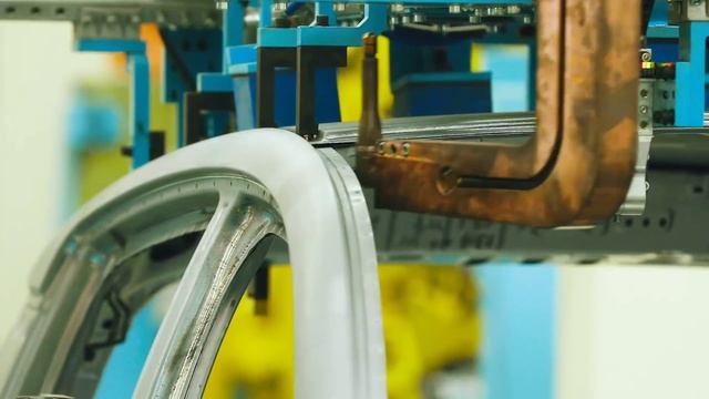 Why XPENG, LI and NIO are Down Today смотреть онлайн