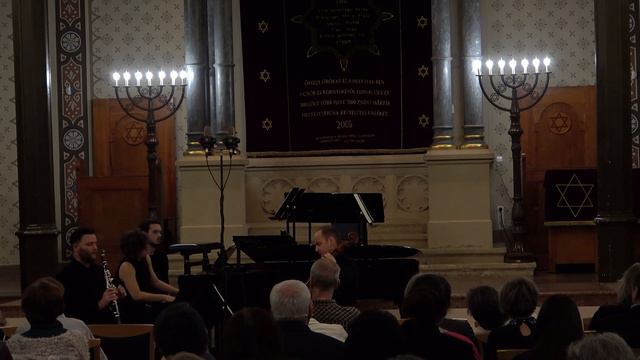 Beethoven Clarinet Trio in B Flat Major op 11 , 2nd movement смотреть онлайн