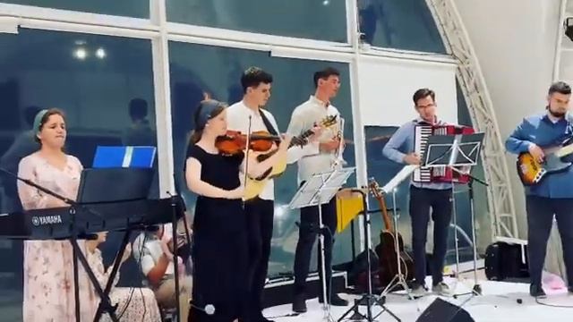 🎶Свадебная музыка «В три этажа старый дом» смотреть онлайн