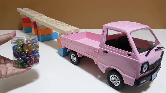Marble Run Race ☆ HABA Slope, Dump Truck & Garbage Truck # 15 смотреть онлайн