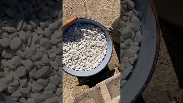 Мраморная крошка для ландшафтного дизайна и каменного сада. Ландшафтные материалы для дома и дачи. смотреть онлайн