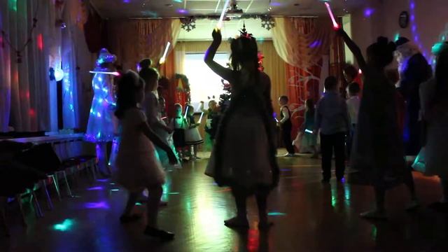 Утренник . Танец Волшебников . смотреть онлайн