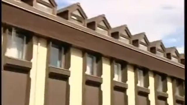 Széchenyi István University - English Presentation смотреть онлайн