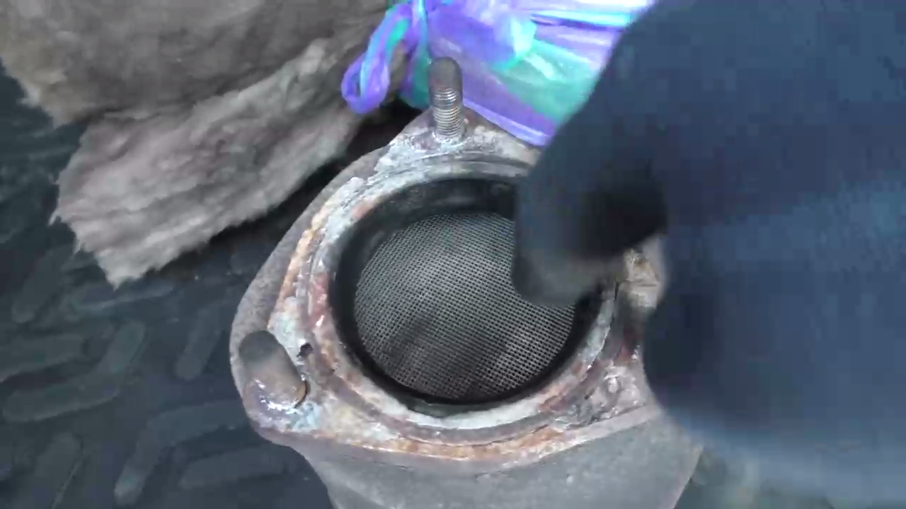 Как пробить катализатор и сделать из него стронгер [ Тюнинг выхлопной системы ] смотреть онлайн