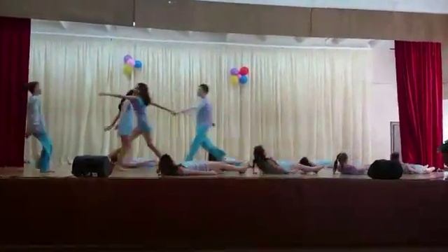 Танцевальный коллектив "Ангелы", танец "Маленькая страна". смотреть онлайн