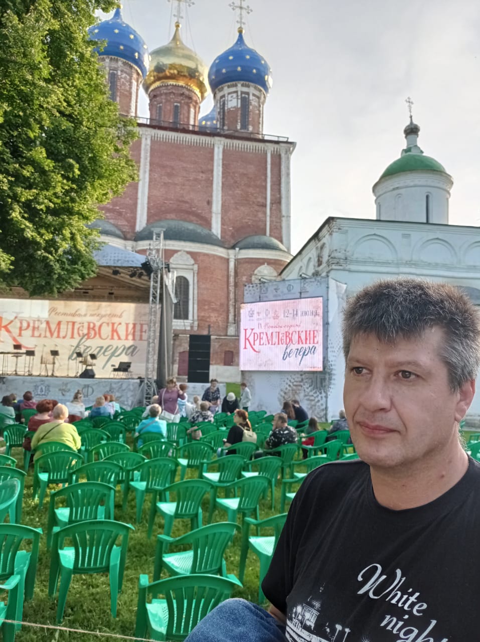 Помилуйте меня сейчас. БЛИКИ ОЗНОБ. 
 Исполнение Борис Крючков Оренбург
стихи Алексей Семёнов