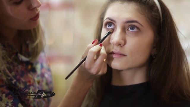 Показ макияжа базовому курсу smokey eyes. Смоки. Обучение макияжу смотреть онлайн