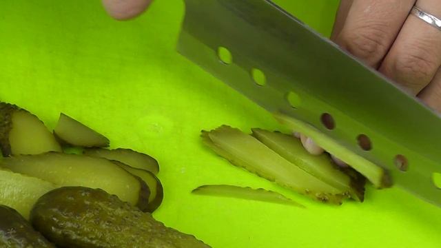 Быстрый салат с овощами и копченым мясом - находка для хозяйки / Salad with smoked meat. Eng sub смотреть онлайн