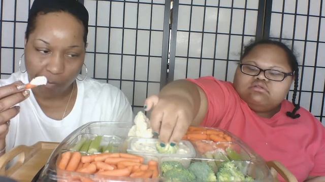 Lets Do Lunch Muk Bang #13 Veggie Tray смотреть онлайн