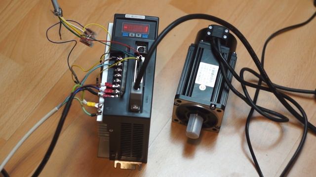 How To Setup Chinese AC Servo Motor 80ST-M02430 - Step/Dir Position and Analog Speed Control Modes смотреть онлайн