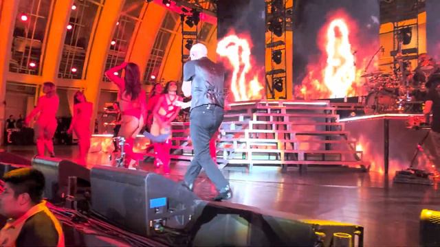 Pitbull Live at The Hollywood Bowl - Gasolina. Can't Stop Us Now Tour!!! смотреть онлайн