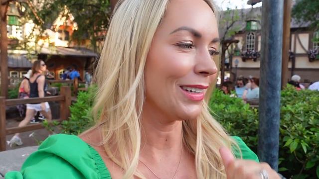 DISNEY WORLD TRAVEL VLOG! ✨ Epcot, Magic Kingdom, Animal Kingdom, Typhoon Lagoon + Target смотреть онлайн