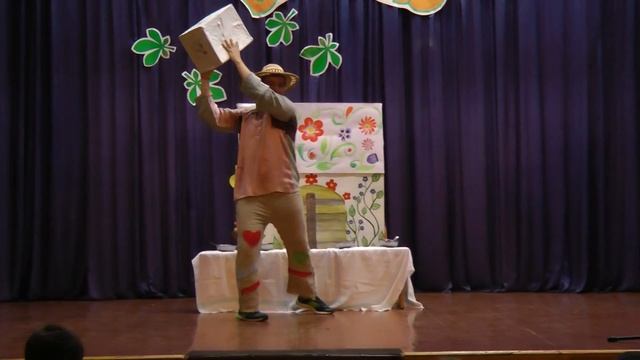 «Четыре таракана и сверчок» смотреть онлайн