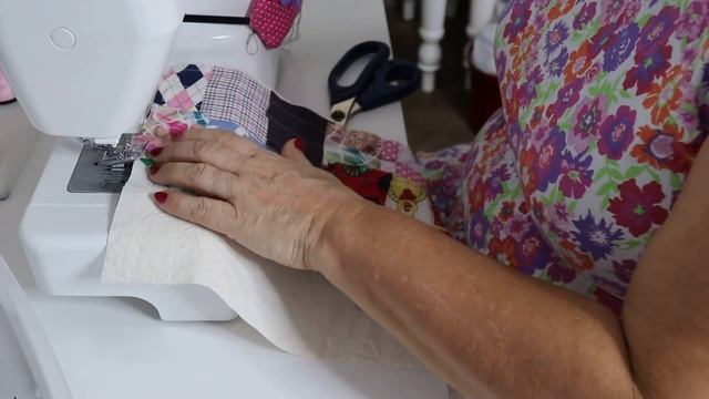 Diy - Como fazer tapete simples com retalhos de tecido - aula 203 смотреть онлайн