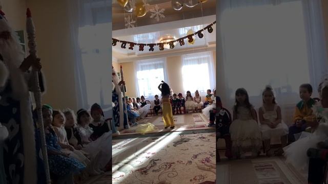 Утренник в детском садике. Танец Хатуба смотреть онлайн