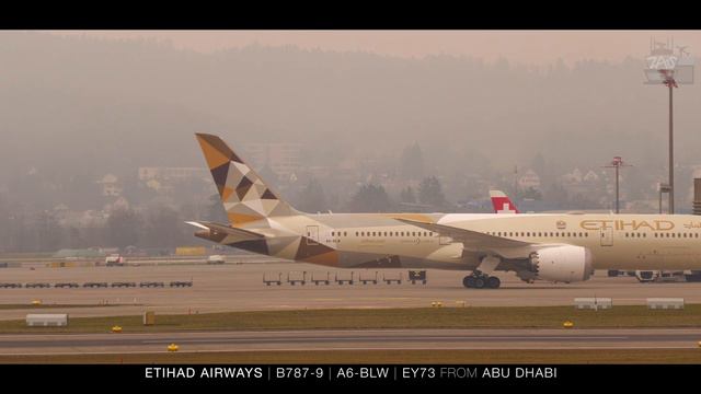 HEAVY noon traffic in STRANGE LIGHTING ft. B777 B787 A330 A340 - Zurich Airport Plane Spotting | 4K смотреть онлайн