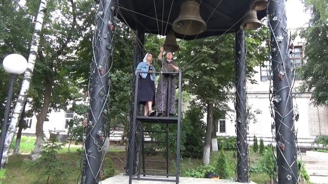 Марков монастырь ; Анна Слепцова(г.Москва) и Елена Грандова(г.Рига);звон N 2 смотреть онлайн