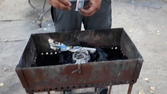 САМЫЙ ПРОСТОЙ СПОСОБ РОЗЖИГА УГЛЯ ДЛЯ ШАШЛЫКА.