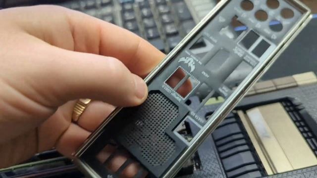 Красивая материнская плата с бронёй на LGA 1150 за 15000 рублей смотреть онлайн