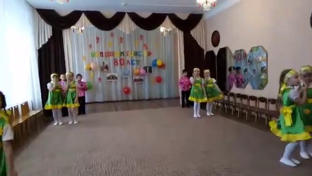 Хоровод "Выходили красны девицы". Детский сад № 3 "Солнышко" г.Новошахтинск муз.руков.Сергеева Н.А. смотреть онлайн