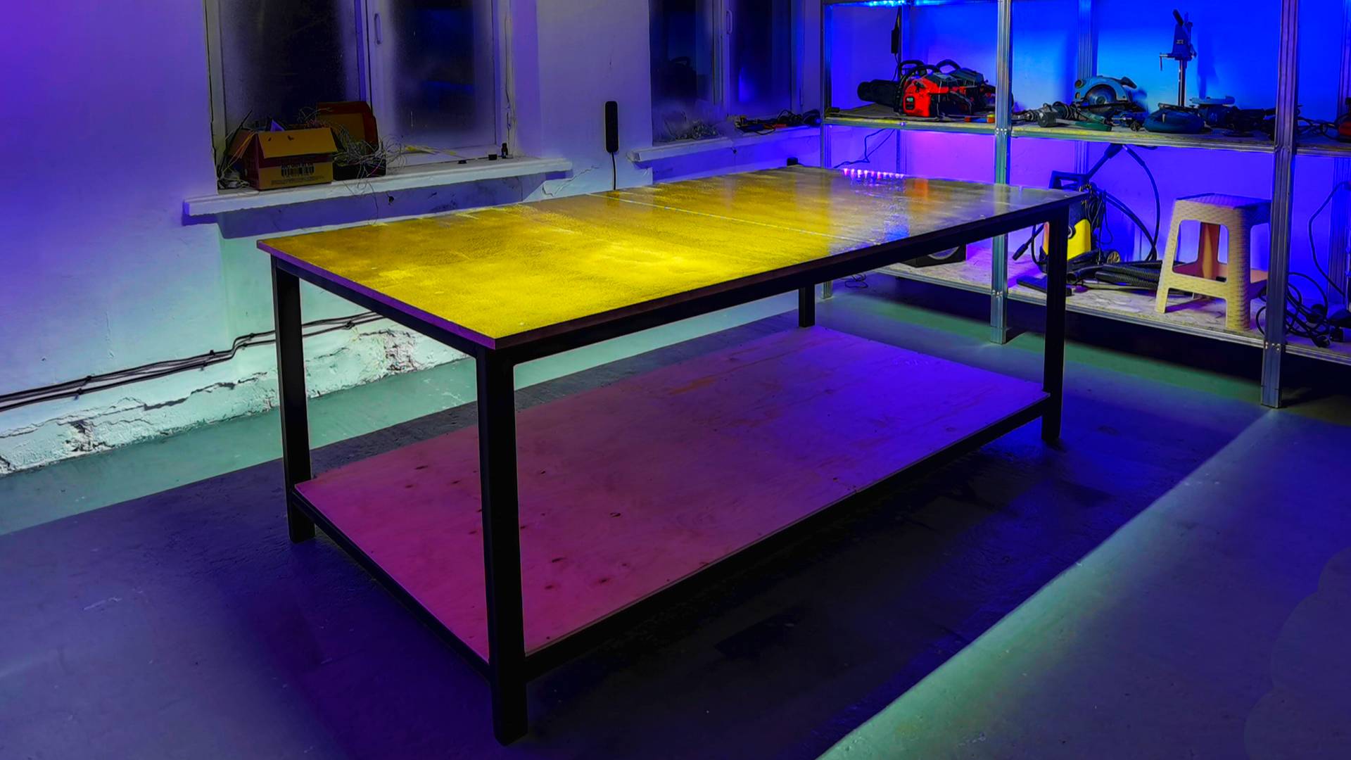 Рабочий стол из профильной трубы и фанеры смотреть онлайн