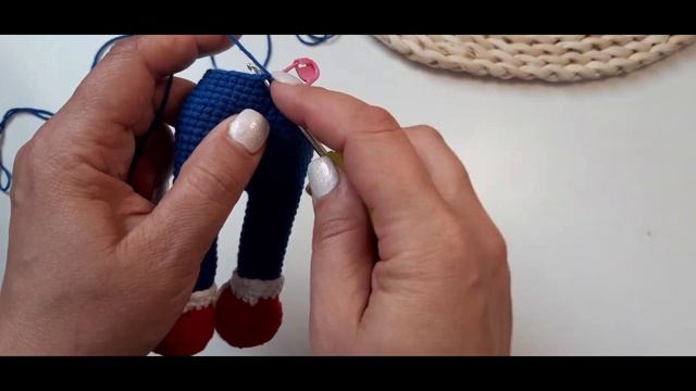 МК по вязанию игрушки амигуруми Соника из полухлопка 23см. ( часть 1) смотреть онлайн