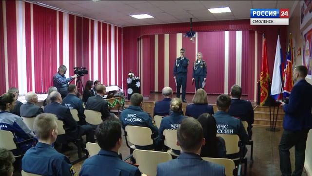 Смоленские школьники поздравили спасателей с профессиональным праздником