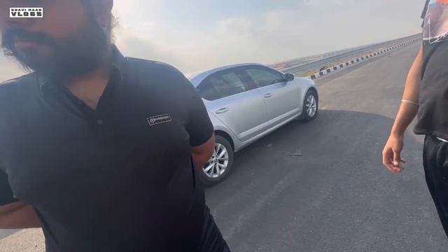Octavia 1.8 Mk3 Trolling Mercedes On Delhi-Mumbai Expressway.,Hyper Driving ?? смотреть онлайн