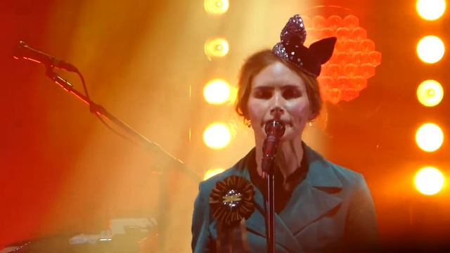 The Cardigans - Live And Learn (Live in London 2018) смотреть онлайн