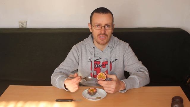 Kako Se Jede Marakuja? (How To Eat Maracuja)