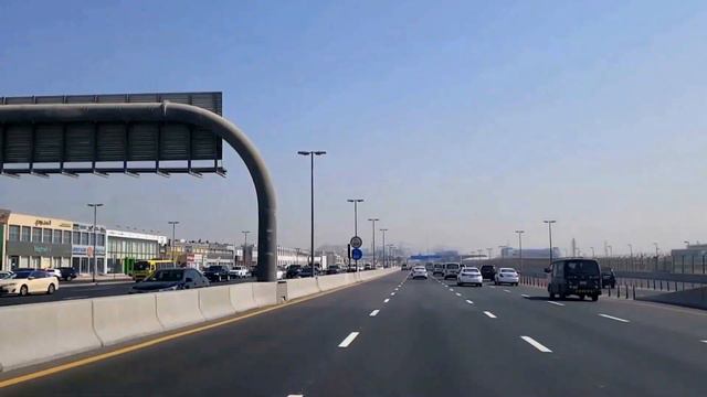 Driving from Dubai to Sharjah смотреть онлайн