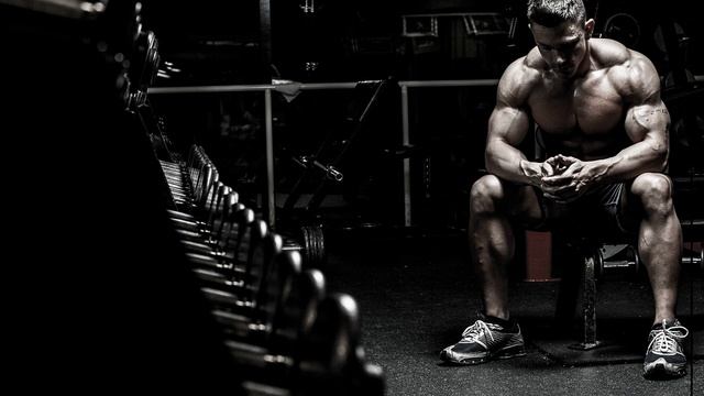 Музыка для тренировок / Жёсткий РОК ЗАРЯЖАЕТ