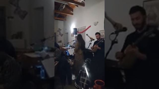 LIVE ZOI LIANTRAKI ROUBES смотреть онлайн