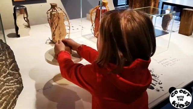 Visite du musée L de Louvain-la-Neuve смотреть онлайн