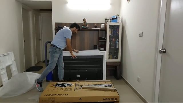 Thomson 4K HDR 55" Smart TV Live Unboxing And Giveaway смотреть онлайн