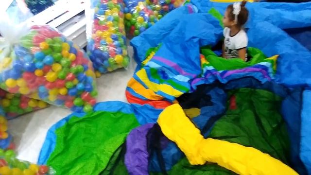 Yeni Gökkuşağı Zıpzıpta 4000 Rengarenk Top, Eğlenceli çocuk Videosu