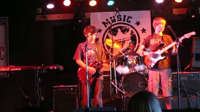 "jail break" cover 2010 music royale lazy chameleon MVI_1280.MOV смотреть онлайн