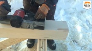 Острожка бруса электрорубанком со снятием фасок