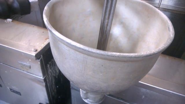 Making Munchkins : Dunkin Donuts