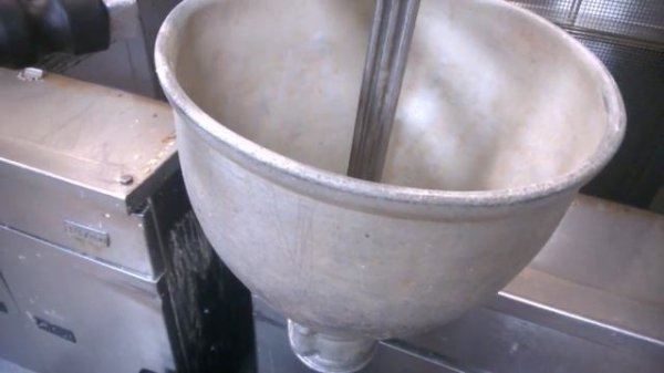 Making Munchkins : Dunkin Donuts