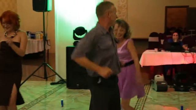 Ведущий Андрей Данилов / Пляски до упаду на Свадьбе! смотреть онлайн