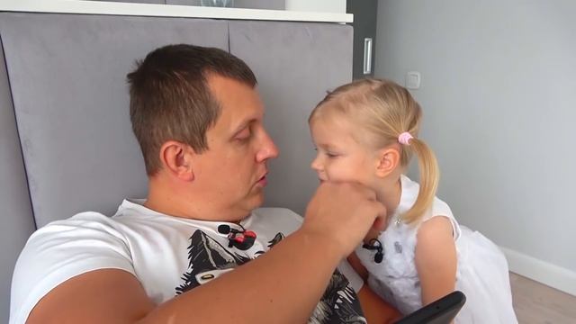 София ВЫБИРАЕТ ПРОФЕССИЮ. Хочет быть БАЛЕРИНОЙ. смотреть онлайн