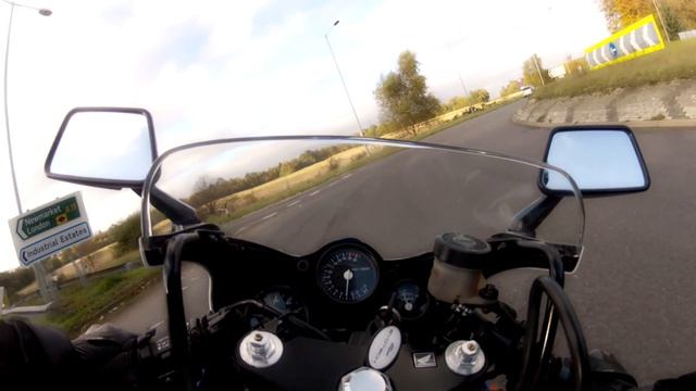 Honda VFR400R Slow Motion Onboard GoPro HD Hero2 смотреть онлайн