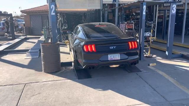 2020 mustang GT straight pipe смотреть онлайн