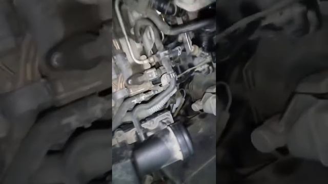 Замена ТНВД. VW passat b6 ecofuel 1,4 tsi. Часть1 смотреть онлайн