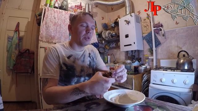 Тесто для ловли плотвы со льда!Работает на ура!) смотреть онлайн
