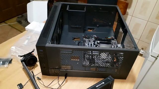 Curatare PC si inlocuire cooler CPU смотреть онлайн