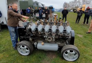 Запуск танкового двигателя V12  29,4 л
Мощность 810 л.с.
(2 часть)